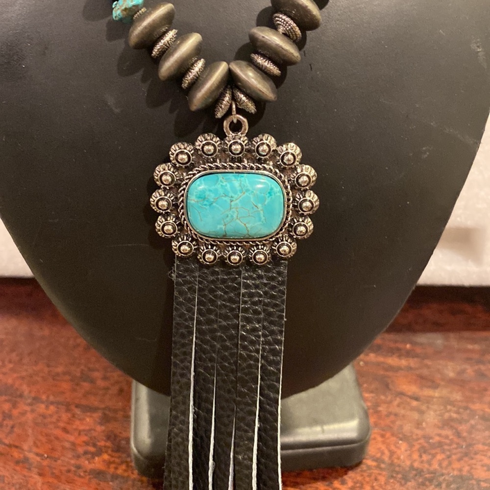 Unchained Necklace - Picture 3 of 6